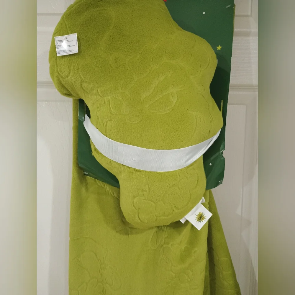 Grinch Embossed Plush Throw & Pillow Set Green Christmas 50x70 NEW